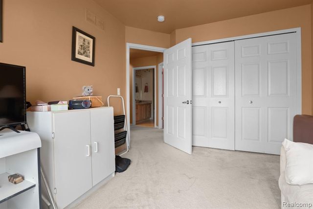 40700 Kingsley Lane, Novi, MI 48377