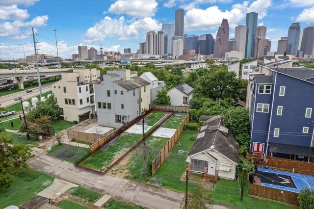 1109 Bingham Street, Houston, TX 77007