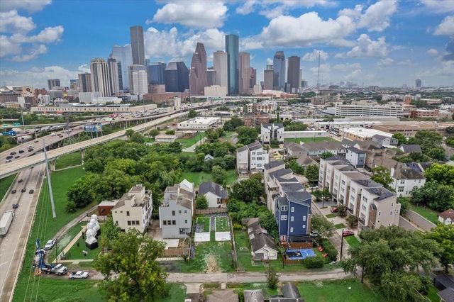 1109 Bingham Street, Houston, TX 77007