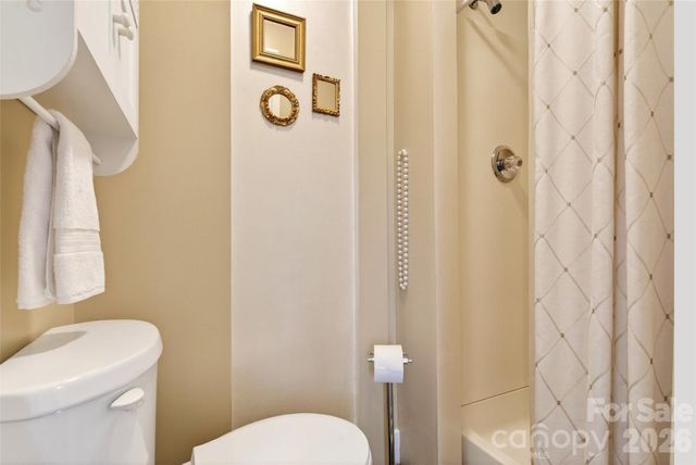 60 Henry Lane, Spruce Pine, NC 28777