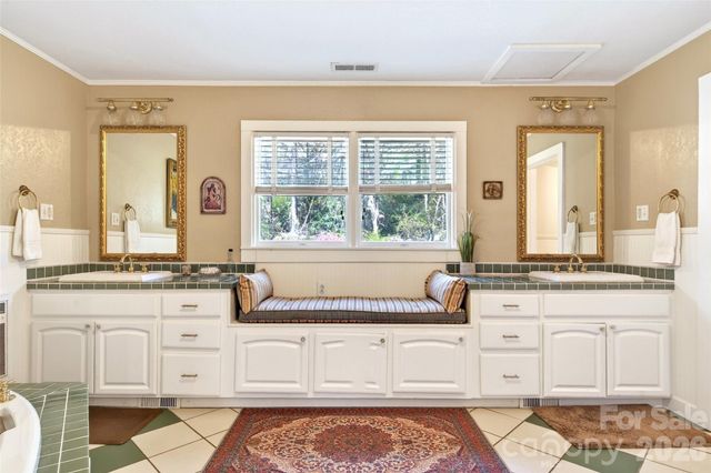 60 Henry Lane, Spruce Pine, NC 28777