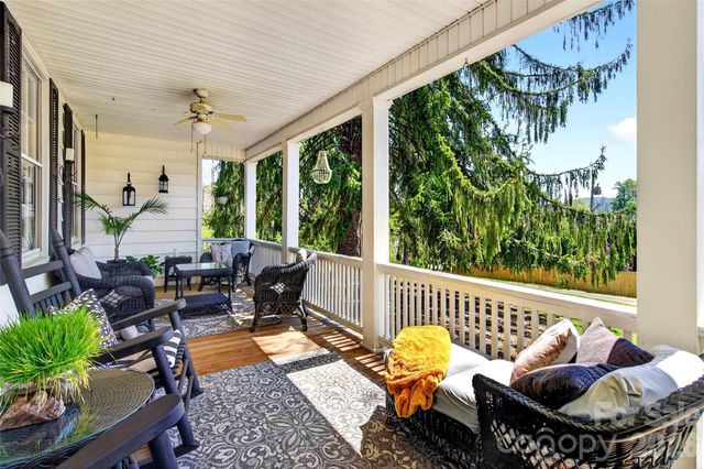 60 Henry Lane, Spruce Pine, NC 28777