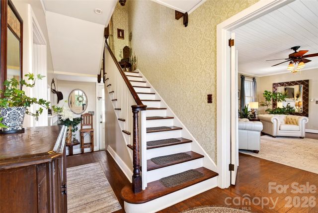 60 Henry Lane, Spruce Pine, NC 28777