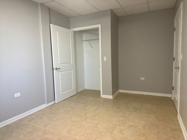 171 N 25th Avenue 8, Melrose Park, IL 60160