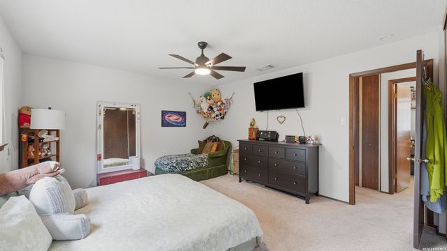 5938 HIDDEN BOULDER ST, San Antonio, TX 78250