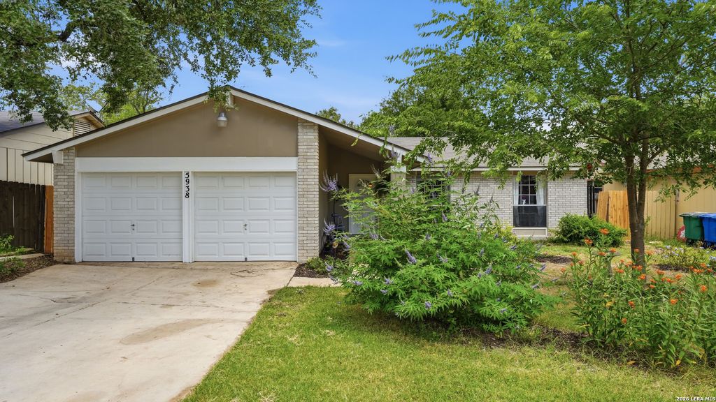 5938 HIDDEN BOULDER ST, San Antonio, TX 78250