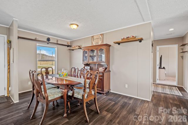 59 Alberto Way, Hendersonville, NC 28792