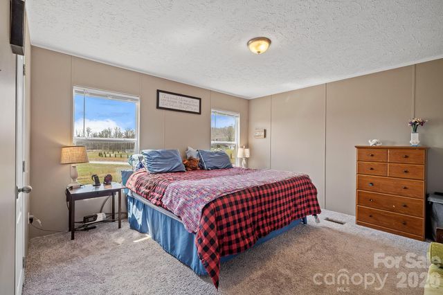 59 Alberto Way, Hendersonville, NC 28792