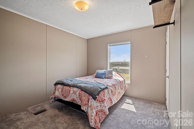 59 Alberto Way, Hendersonville, NC 28792