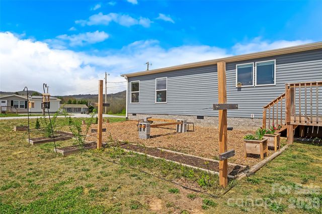 59 Alberto Way, Hendersonville, NC 28792