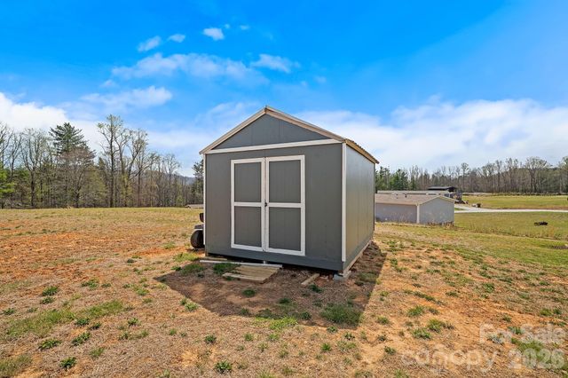 59 Alberto Way, Hendersonville, NC 28792