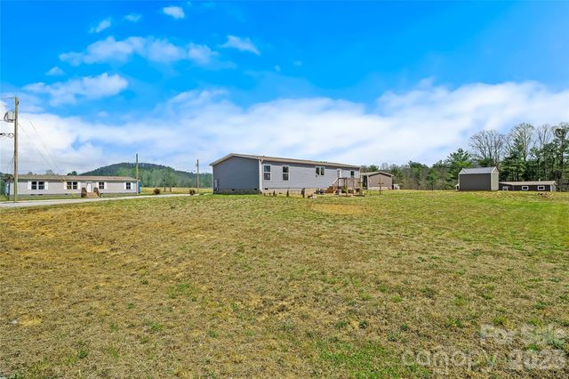 59 Alberto Way, Hendersonville, NC 28792