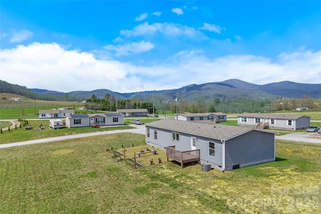 59 Alberto Way, Hendersonville, NC 28792