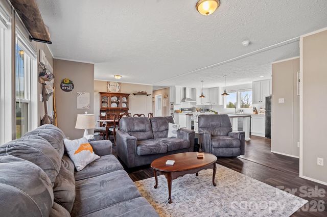 59 Alberto Way, Hendersonville, NC 28792