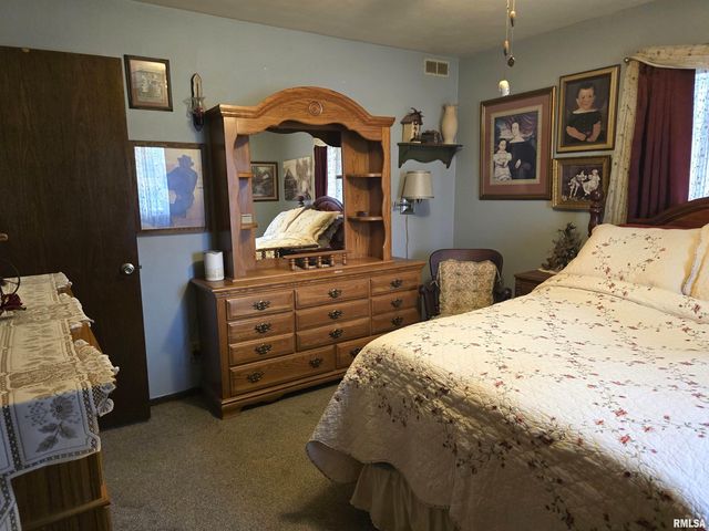 30772 E County Road 2400 N Road, Manito, IL 61546