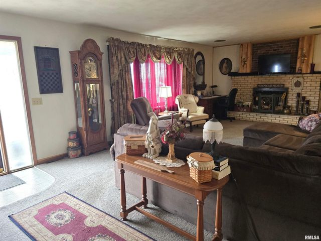 30772 E County Road 2400 N Road, Manito, IL 61546