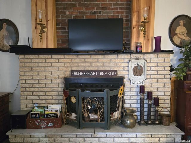 30772 E County Road 2400 N Road, Manito, IL 61546