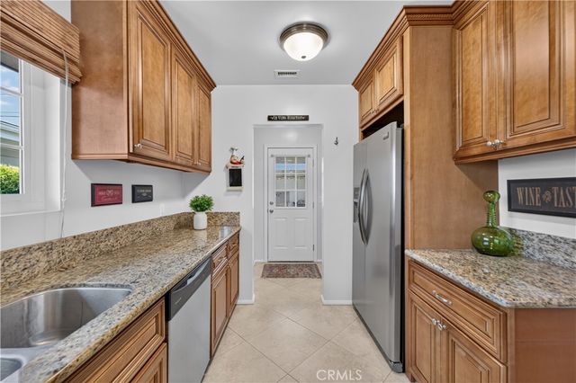1919 Nipomo, Long Beach, CA 90815