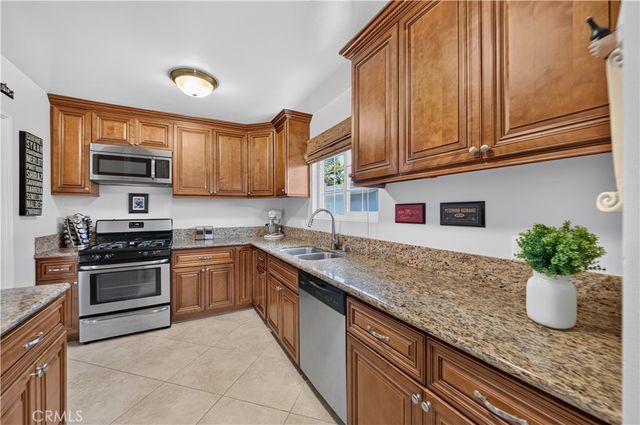 1919 Nipomo, Long Beach, CA 90815