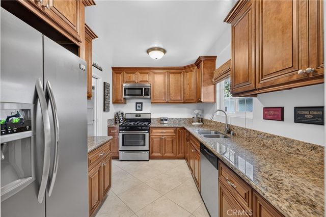 1919 Nipomo, Long Beach, CA 90815