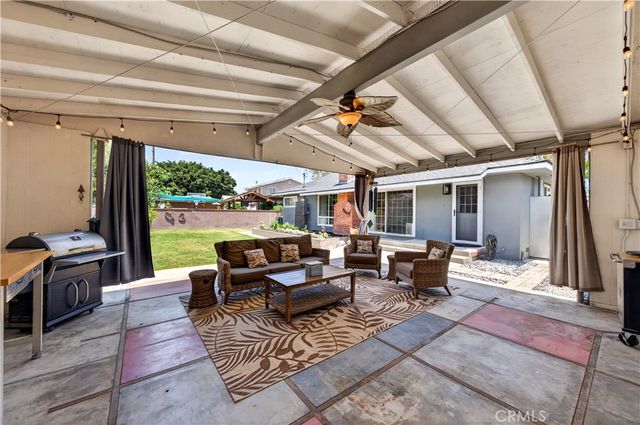 1919 Nipomo, Long Beach, CA 90815