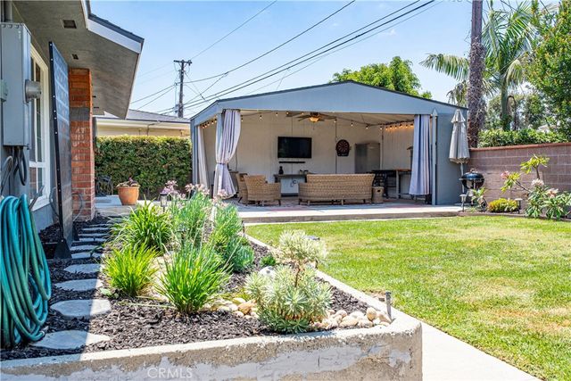 1919 Nipomo, Long Beach, CA 90815