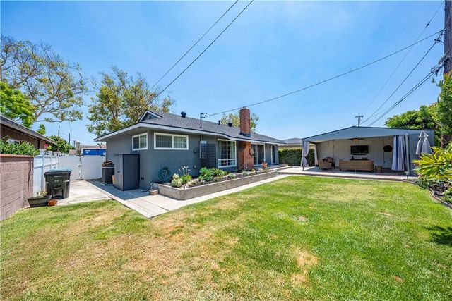 1919 Nipomo, Long Beach, CA 90815