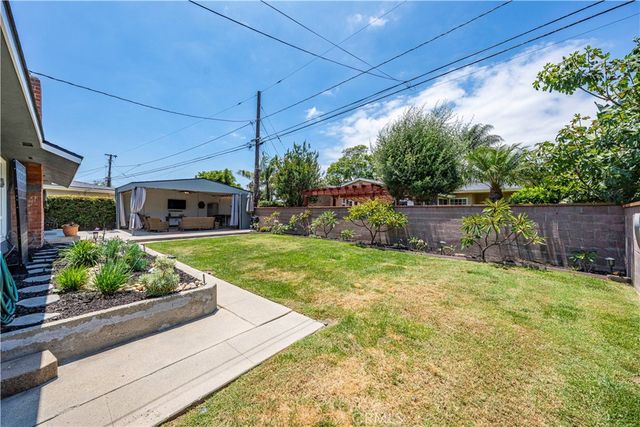 1919 Nipomo, Long Beach, CA 90815