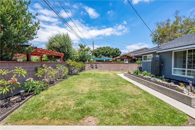 1919 Nipomo, Long Beach, CA 90815