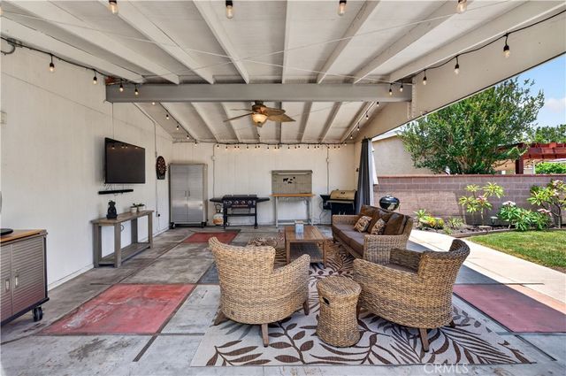 1919 Nipomo, Long Beach, CA 90815