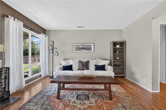 1919 Nipomo, Long Beach, CA 90815