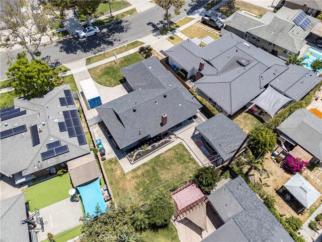 1919 Nipomo, Long Beach, CA 90815