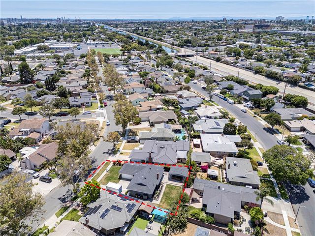 1919 Nipomo, Long Beach, CA 90815