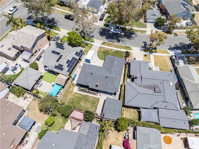 1919 Nipomo, Long Beach, CA 90815