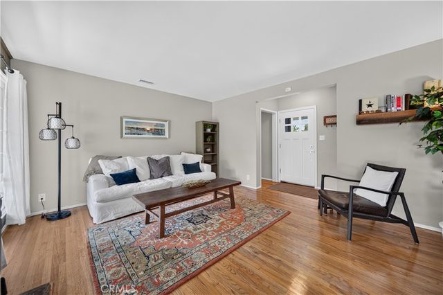1919 Nipomo, Long Beach, CA 90815