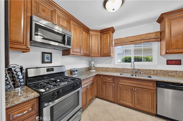 1919 Nipomo, Long Beach, CA 90815