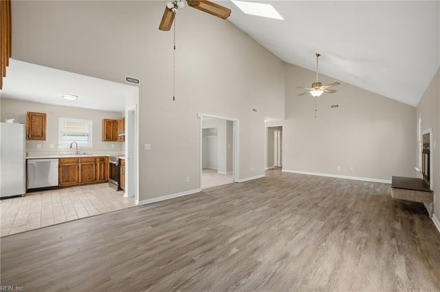 5441 Chatham Hall DR, Virginia Beach, VA 23464