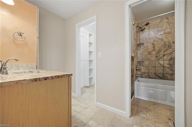 5441 Chatham Hall DR, Virginia Beach, VA 23464