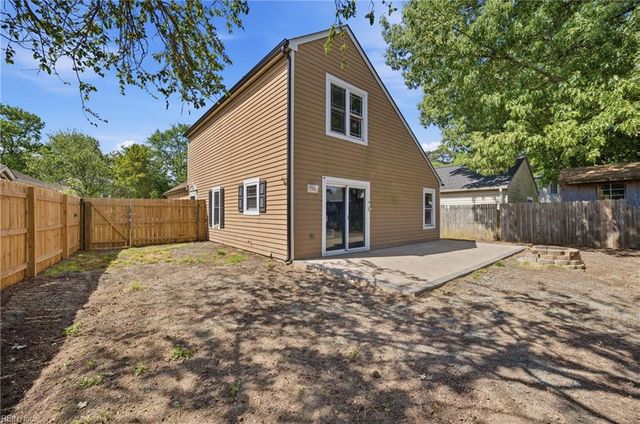 5441 Chatham Hall DR, Virginia Beach, VA 23464