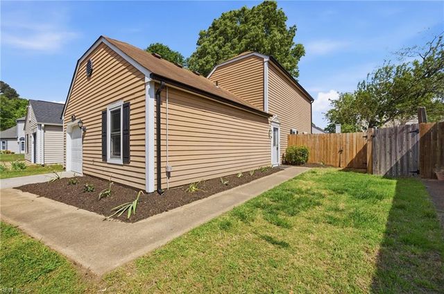 5441 Chatham Hall DR, Virginia Beach, VA 23464