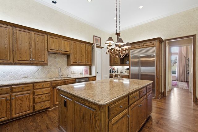 12046 Arbargee Circle, Dallas, TX 75230