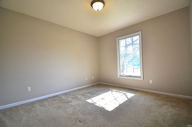 5014 Stern Line Court, South Bend, IN 46628