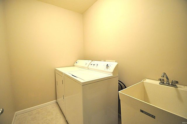 5014 Stern Line Court, South Bend, IN 46628