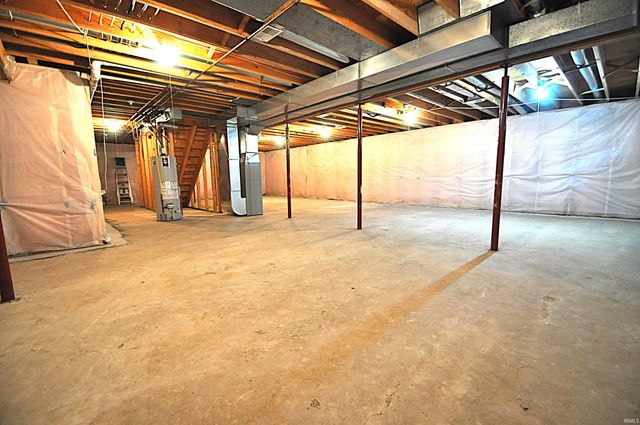 5014 Stern Line Court, South Bend, IN 46628