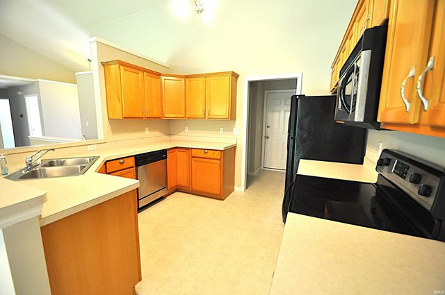 5014 Stern Line Court, South Bend, IN 46628