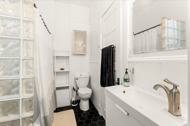 1911 Elliot Avenue, Minneapolis, MN 55404