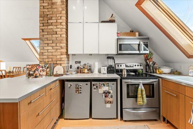 1911 Elliot Avenue, Minneapolis, MN 55404