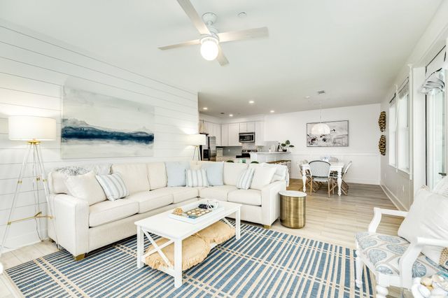 4231 Pointe West 103, Galveston, TX 77554