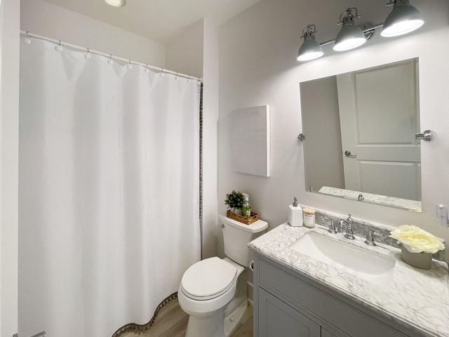 4231 Pointe West 103, Galveston, TX 77554