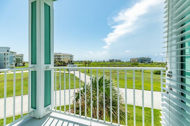 4231 Pointe West 103, Galveston, TX 77554